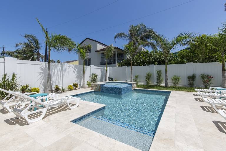 House with garden & private pool — photo 4