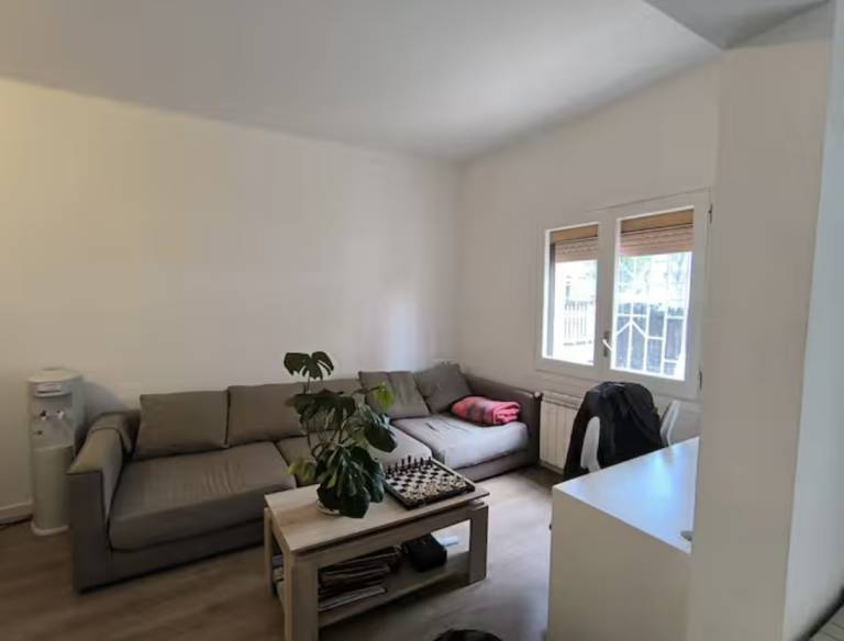 HABITACIÓN EN ALQUILER EN LA SAGRERA BARCELONA