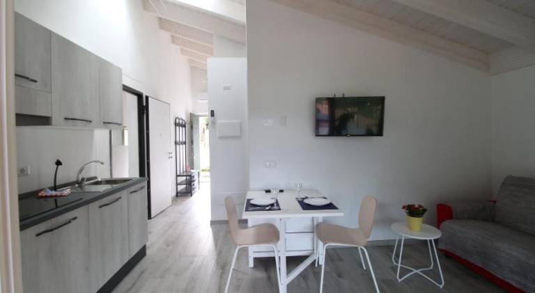 Beautiful rental apartment with patio | Pets are welcome in Porlezza