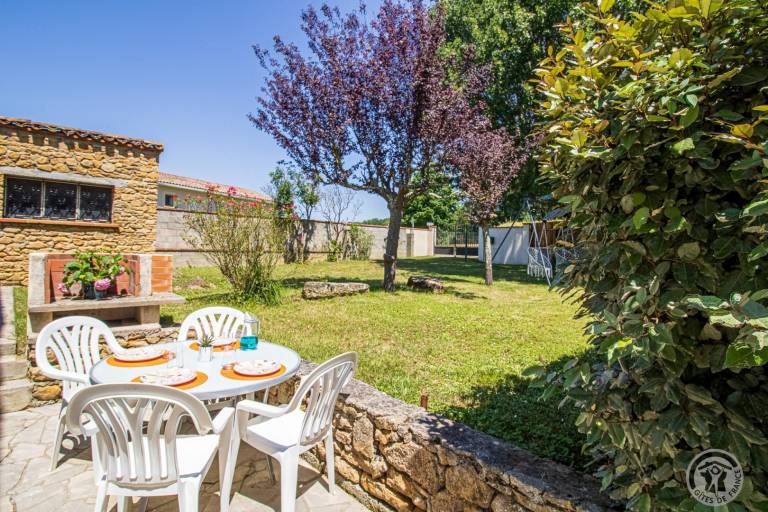 Pleasant gite with terrace, barbeque & yard | Pets allowed — photo 2