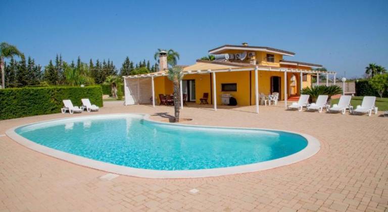 House with terrace, private pool & yard | Dogs allowed — photo 2
