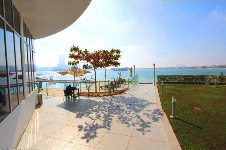 Serviced apartment with terrace & heated pool — photo 5