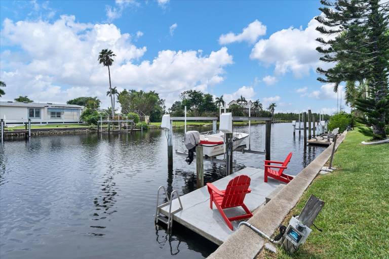 Punta Gorda 3-Bedroom Canalfront Pool Vacation Home with Dock — photo 5