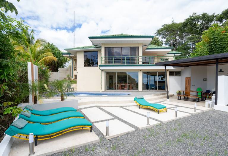 Villa  Manuel Antonio
