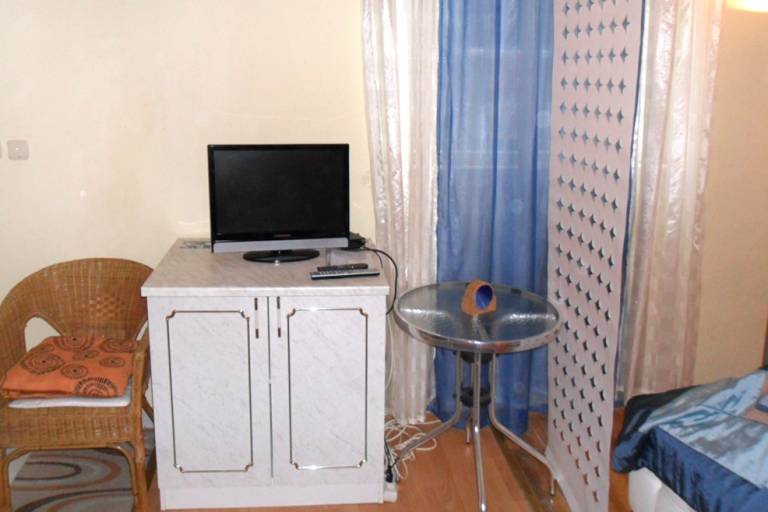 Wonderful studio with patio, garden & BBQ | Next to the beach | Dogs allowed — photo 4