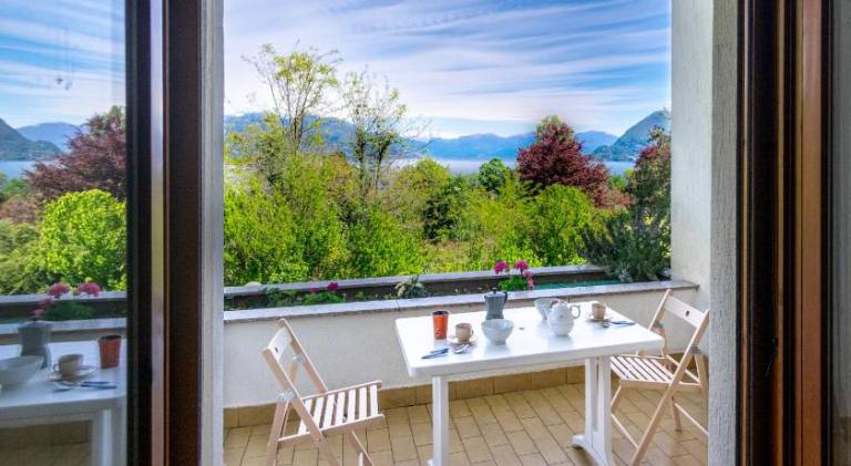 Holiday apartment with 2 rooms for 6 persons in Stresa