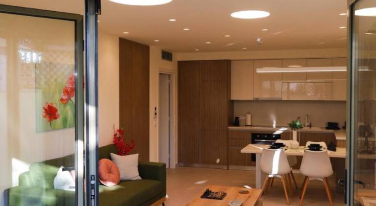 Holiday apartment with garden & patio — photo 4