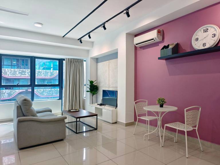Apartment with pool — photo 4