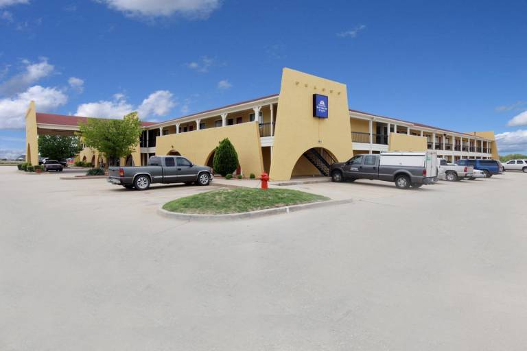 Americas Best Value Inn & Suites Yukon Oklahoma City in Yukon, OK
