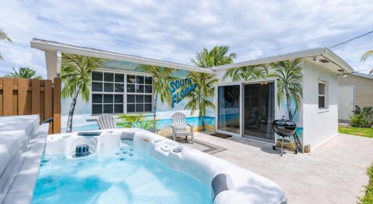 House | Dogs allowed in Deerfield Beach, FL
