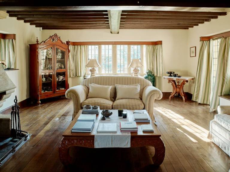 Villa with terrace, private pool & yard — photo 4