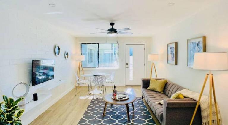 Rental apartment with pool | Pets are welcome in Scottsdale, AZ