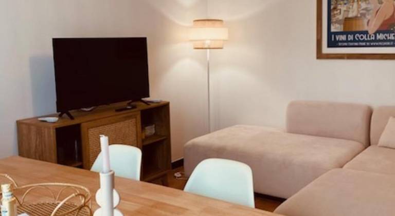 Holiday apartment with yard — photo 4