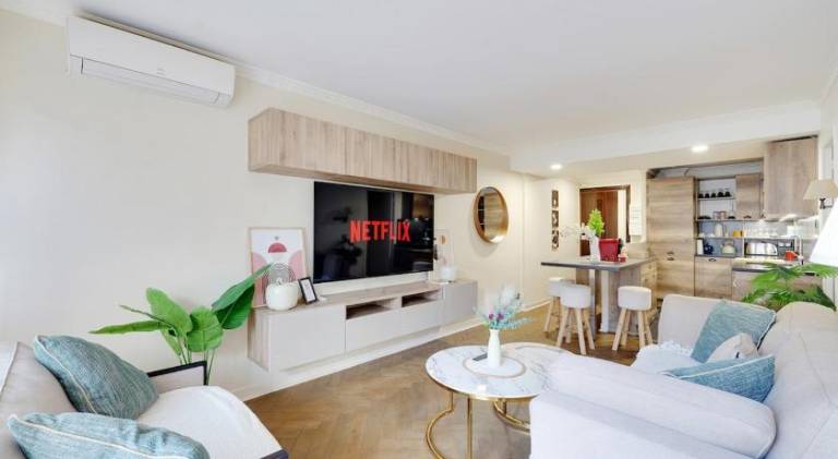 Champs-Elysees - Arc de Triomphe - Wagram - 5P-1BR in Courbevoie