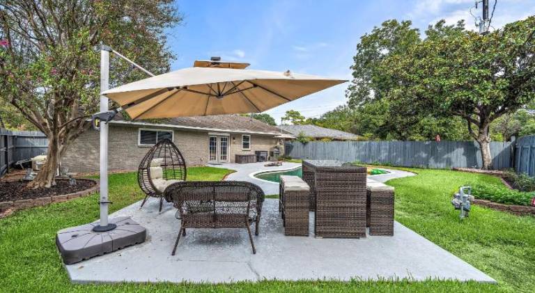 Fully equipped pleasant house with yard, private pool & BBQ | Suitable for remote work | Dogs allowed — photo 4