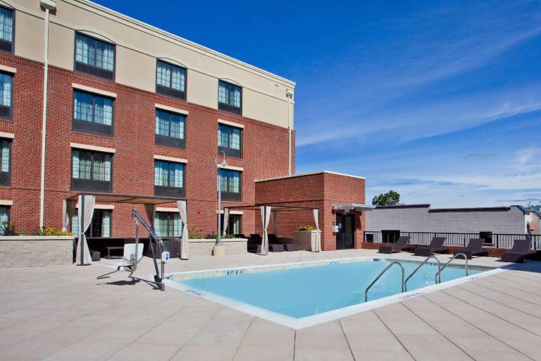 Hampton Inn & Suites Chapel Hill Carrboro Downtown