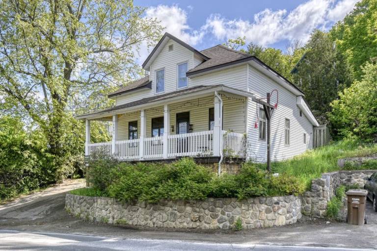 House Saint-Faustin-Lac-Carré