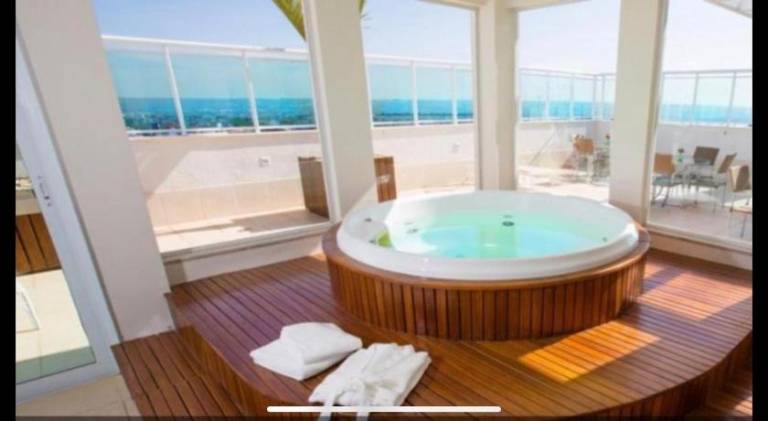 Wonderful serviced apartment with pool, sauna & hot tub | Good for workation | Pet-friendly in Brasília