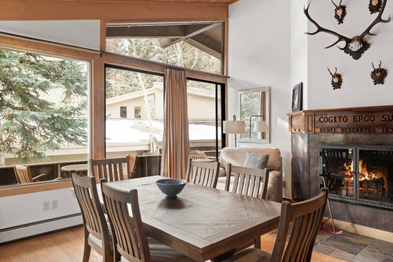 Family-friendly ample condo with terrace & private pool | Close to the ski | Pets allowed — photo 4