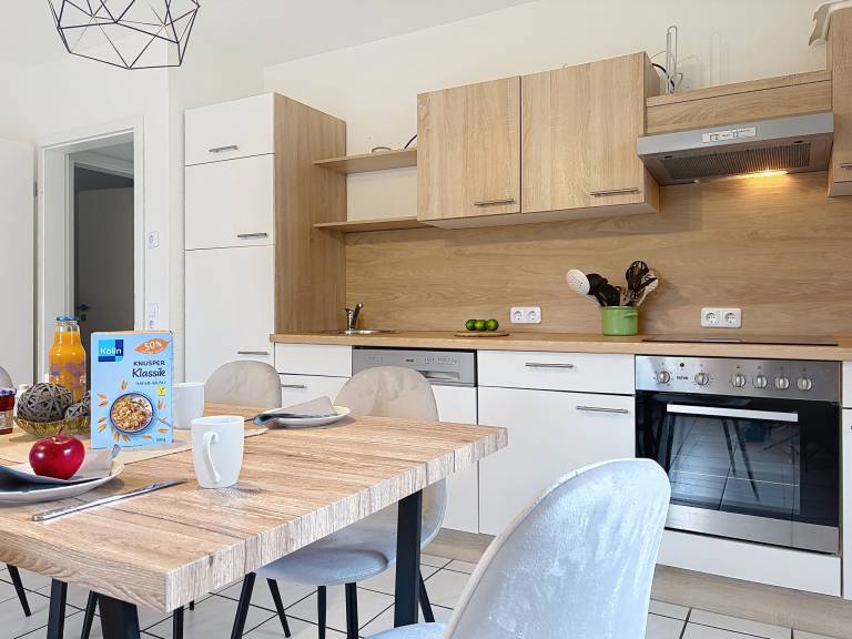 Vacation home with yard & terrace — photo 4