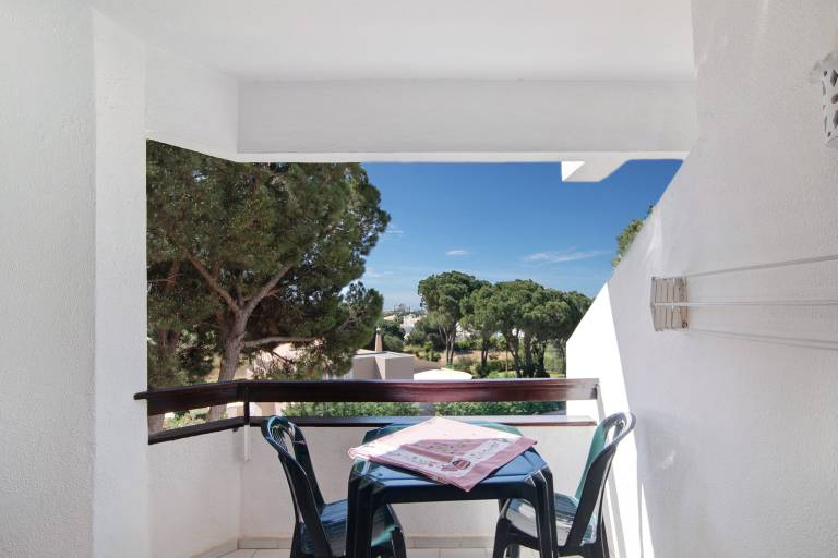 Charming rental apartment with terrace, yard & private pool | Garden view | Dogs allowed — photo 2
