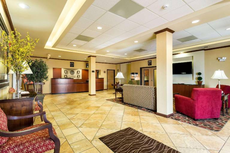 Comfort Inn & Suites Blytheville — photo 4