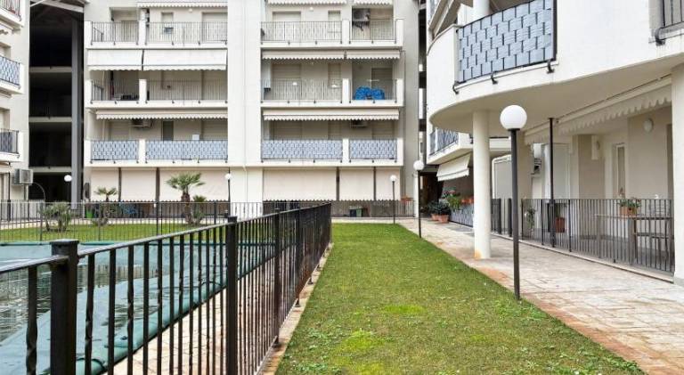 Apartment with pool — photo 4