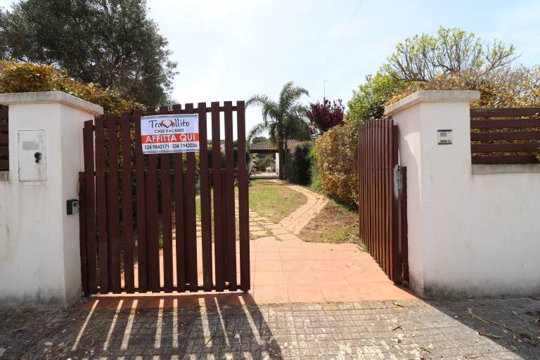 Villa with fast internet, barbecue & yard | Garden view — photo 5