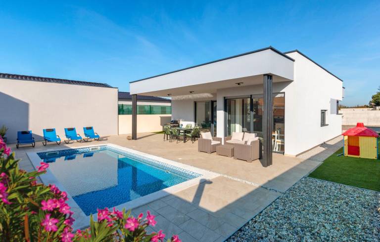 Ferienhaus  Peroj