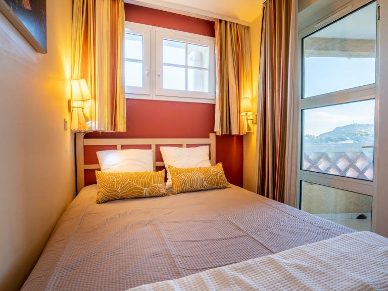 Rental apartment with garden, patio & pool | Sea view — photo 3