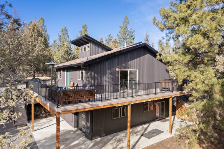 Child-friendly beautiful vacation home with private pool & patio | Pets allowed — photo 3