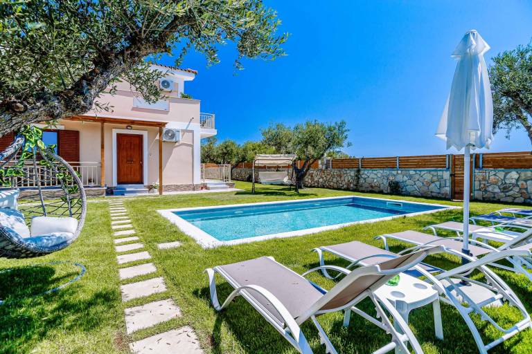 Fully equipped nice villa with BBQ, yard & patio | Pets are welcome — photo 5