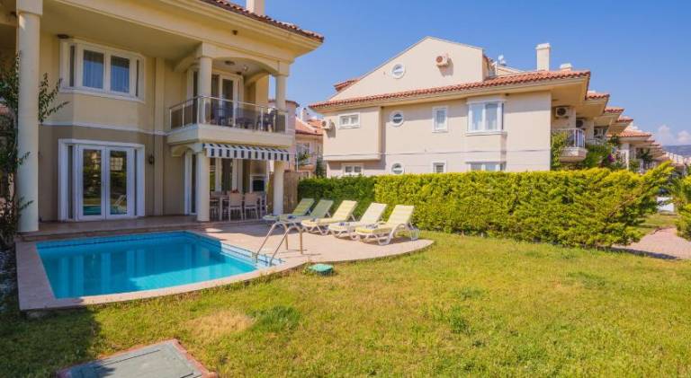 Villa with patio, barbeque & private pool — photo 3