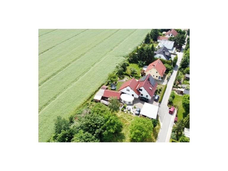 Children-friendly lovely holiday apartment with garden & barbeque | Garden view | Dogs allowed — photo 4