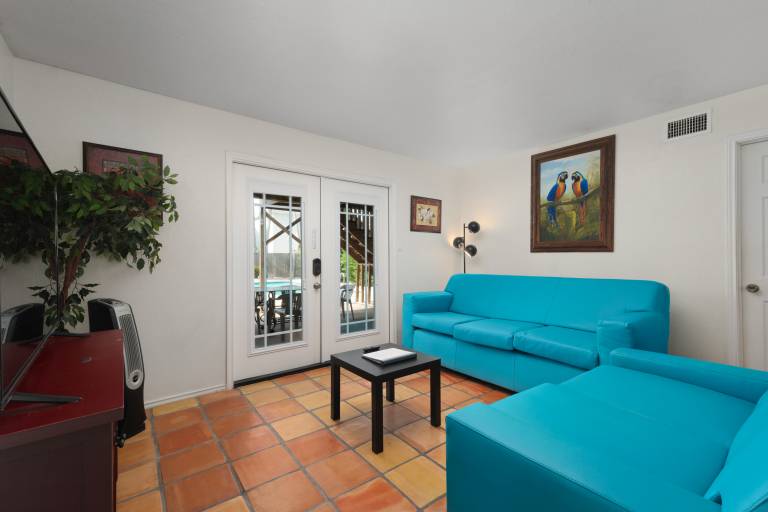 Condo with pool & grill | Sea view — photo 3