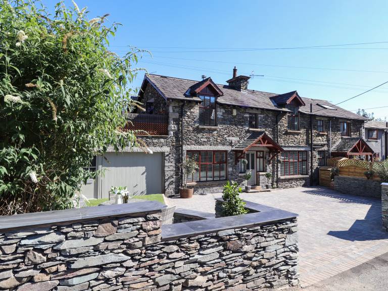 Fully equipped cottage with garden | Beach view | Pet-friendly in Windermere