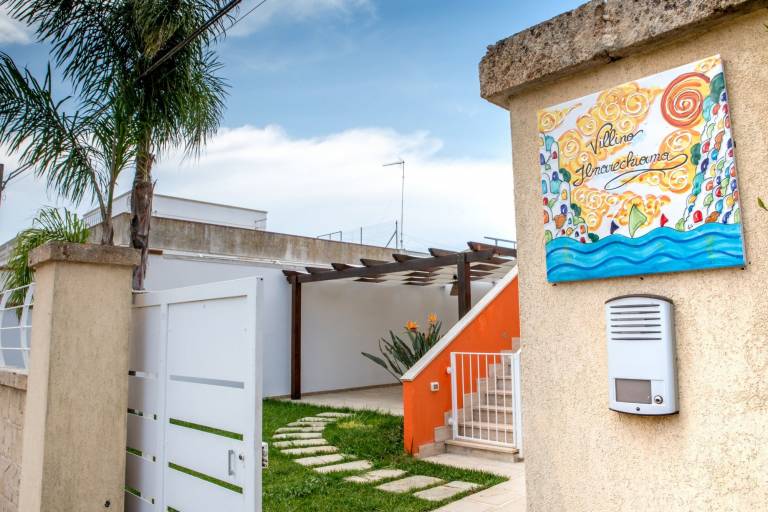 Vacation home with patio, barbecue & garden in Nardò