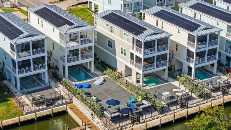 Eco-Luxury Home Heated Pool, Boat Slip, Fire Pit & Elevator Min to AMI — photo 2