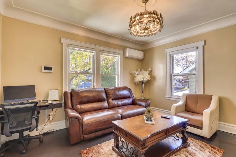 Easy Commute to Newark & NYC Extended Stay Unit