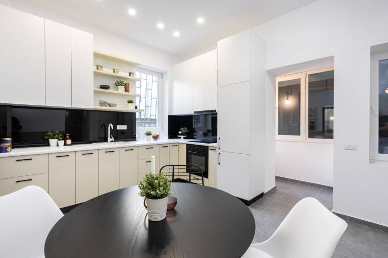 Apartment | Next to Stavropoleos Monastery | Perfect for remote work — photo 3