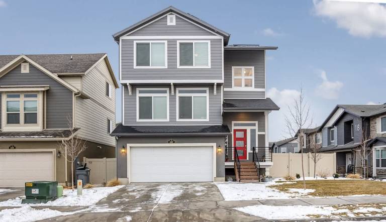 Children-friendly house with yard | Pets allowed — photo 2