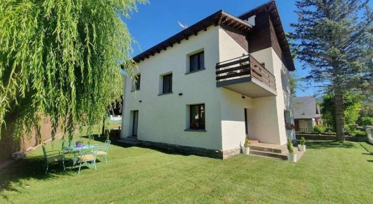 Villa with pool in Huesca