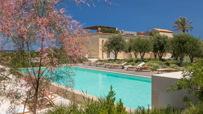 Villa with grill, terrace & private pool | Garden view | Suitable for remote work — photo 4