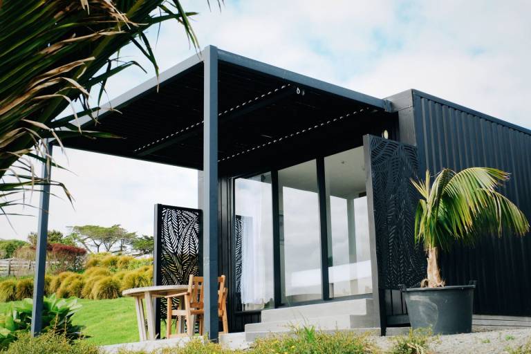 North Island Glamping Retreat for a Surfing Holiday near Auckland — photo 2