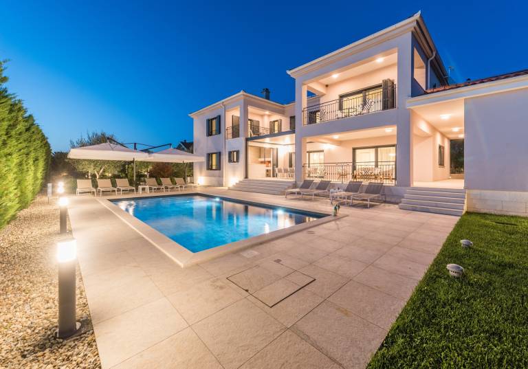 Vila  Gornje Raštane