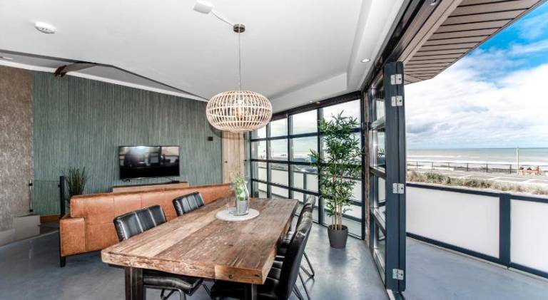 Apartment with terrace — photo 4