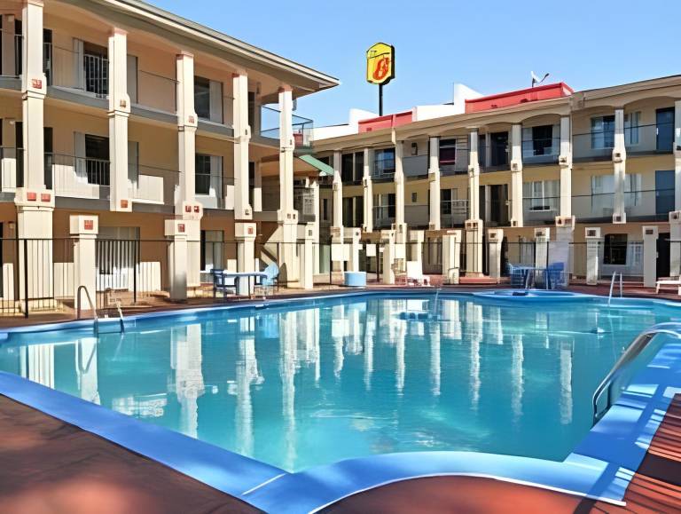 Super 8 By Wyndham Atlanta/Hartsfield Jackson Airport — photo 2