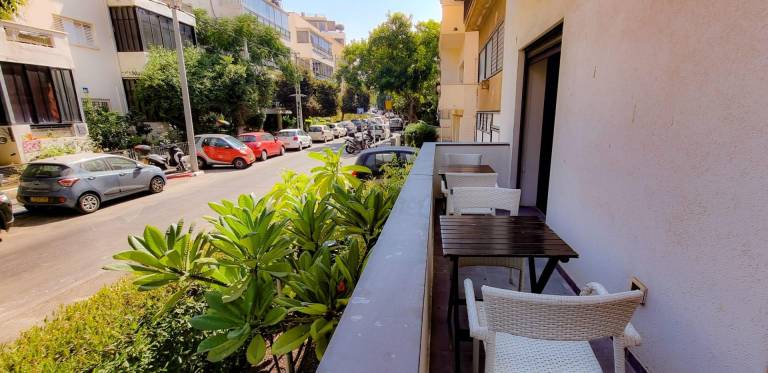 Apartment with patio | Close to Dizengoff Street — photo 5