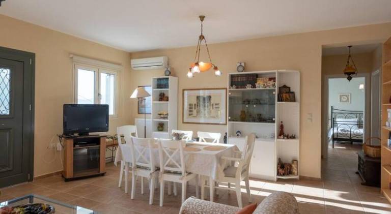 Ample holiday apartment with patio & yard | Pets are welcome — photo 3