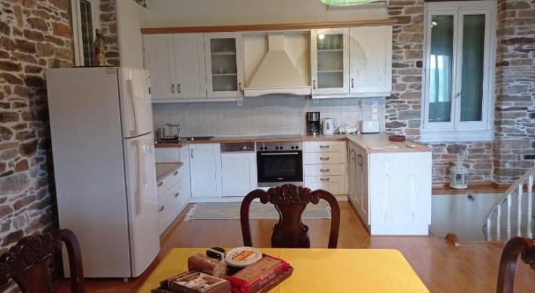 Fully equipped big villa with yard, BBQ & jacuzzi | Good for workation | Pets are welcome — photo 3